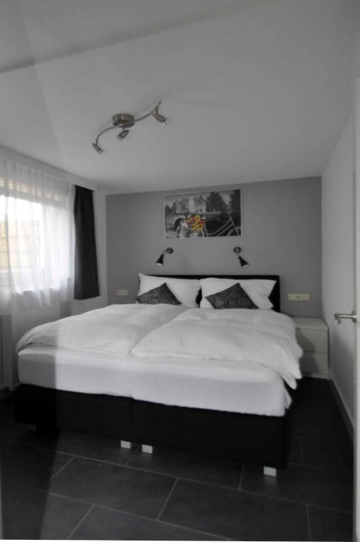 Schelvis Apartments Zandvoort Kamer foto